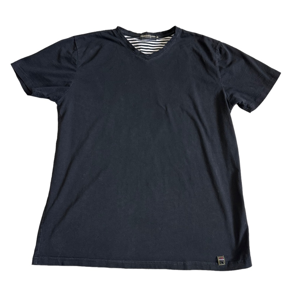 Tailored Recreation Premium Class Black V-Neck T-Shirt, Size M